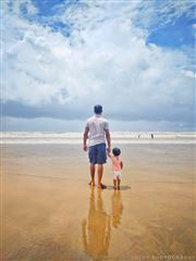 Father And Daughter's First Sea Visit 