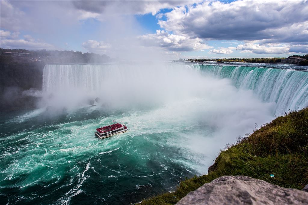 The Maid of the Mist boat tour of Niagara Falls