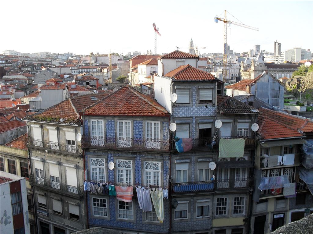 The blue ornaments on houses.