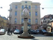 Egg Statue