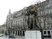 Statue With Vinew